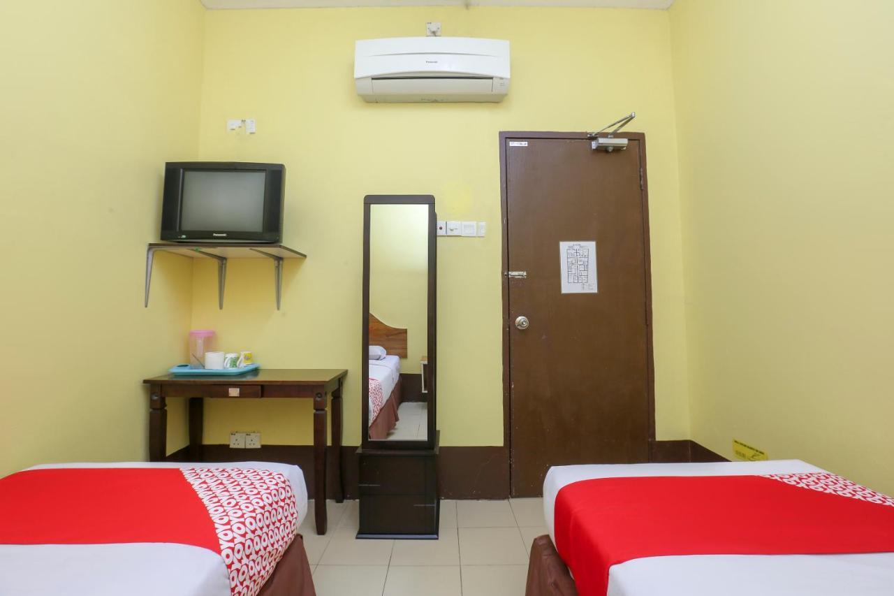 Oyo 90162 Aj Hotel Kuala Berang エクステリア 写真