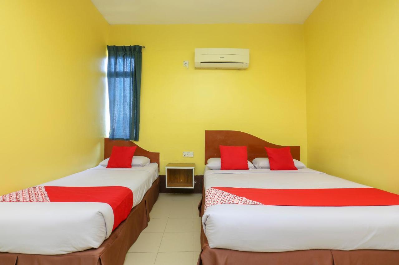 Oyo 90162 Aj Hotel Kuala Berang エクステリア 写真